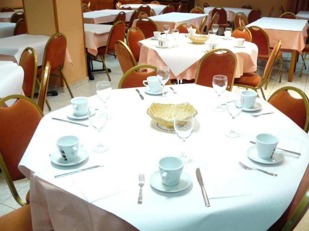 Hotel Alfa Енкамп Экстерьер фото